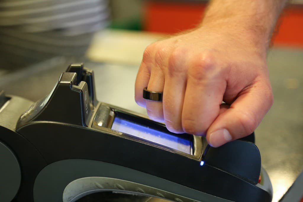 NFC кольцо для оплаты покупок от Сбербанка